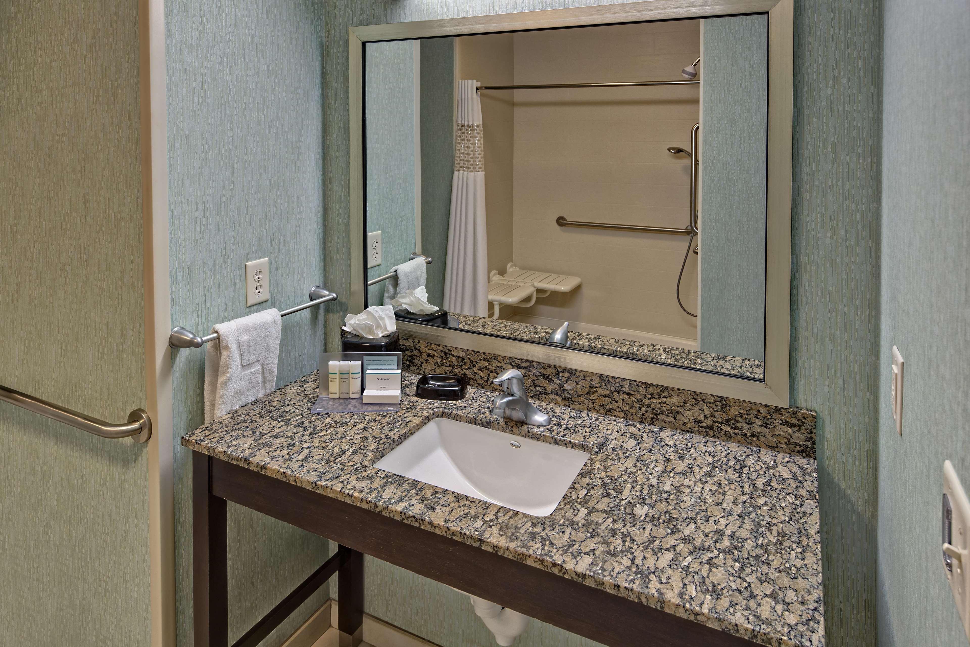 Hampton Inn Belton/Kansas City Exteriör bild