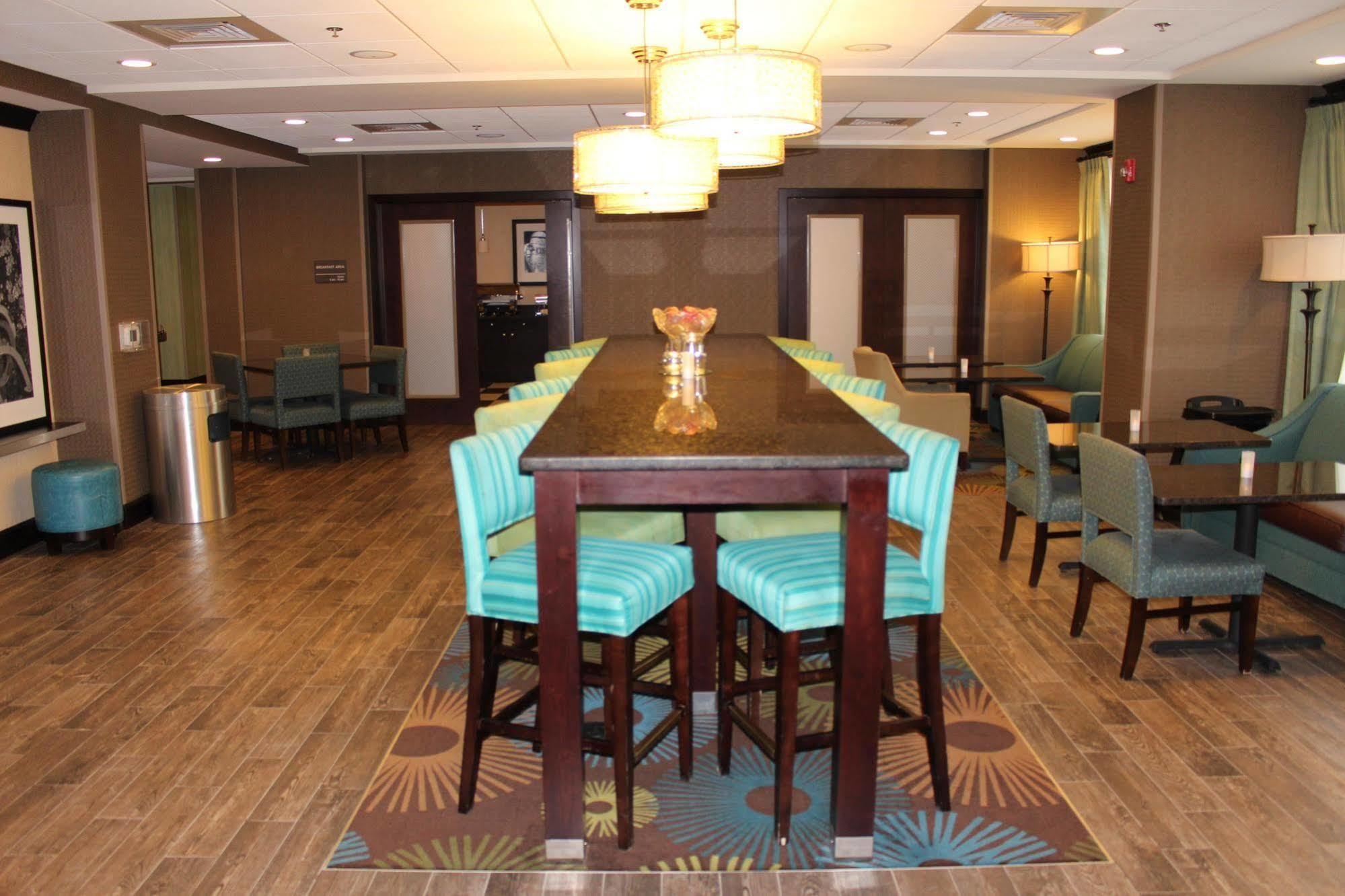 Hampton Inn Belton/Kansas City Exteriör bild